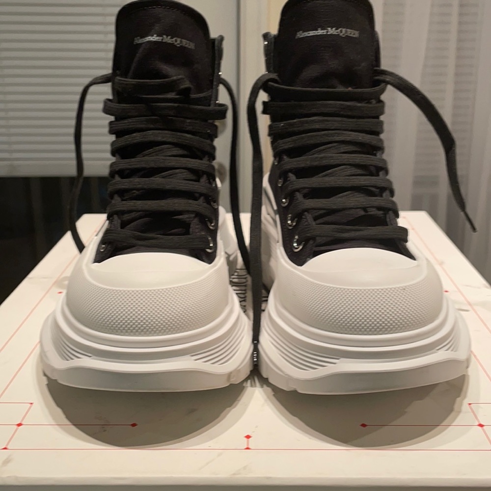 High top Blk/white sneakers